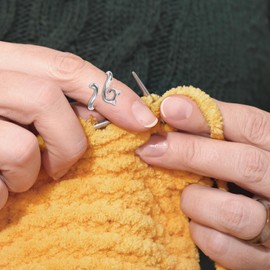 YUXIANLB 2PCS Crochet Rings Cute Cats Yarn Guide Rings Crochet Tension Rings Cats Ears Adjustable Size Crochet Hoop Beginner Knitting Tension Regulator Metal Open Finger Hook for Knitting Accessories