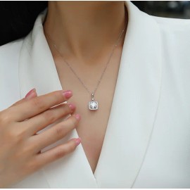 GRA Certified VVS1 Moissanite Pendant 925 Sterling Silver D Color Brilliant Cut Fine Moissanite Jewelry Moissanite PendantColor: Silver