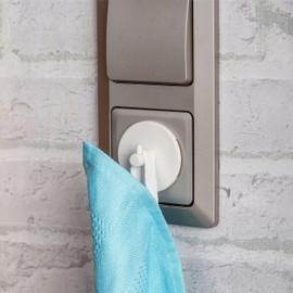 Your Day Mate Steckdosen Abdeckung mit Haken, 2 Stck, in Wei?, Steckdosenschutz vor Staub, Spritzwasser, Dreck, fr SchuKo Buchse Typ F, Handtuchhaken fr Steckdose in Kche und Bad, Bademantelhaken Buchse