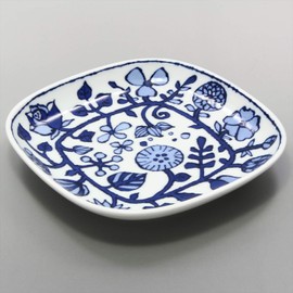 Hasamiyaki 383724 Wayama Kiln Flower Parade Square Plate White