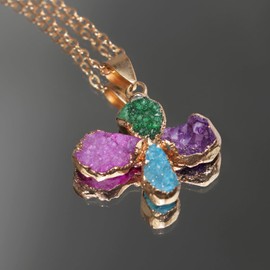 Four Leaf Clover Necklaces for Women, Trendy Amethyst Crystal Pendant Necklace, Crystals and Healing Stones Reiki Spiritual Gemstone Protection Necklace Jewelry Gifts for Women