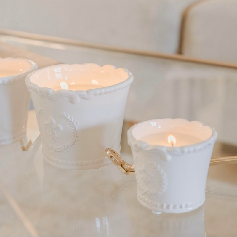 Bourbon Royalty Classic White Marquis Medium 10 Ounce Ceramic/Wax Scented