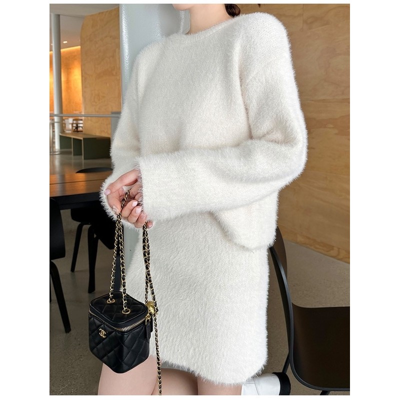 Lovely mini cropped knit set two-piece (new seasonal outing look,