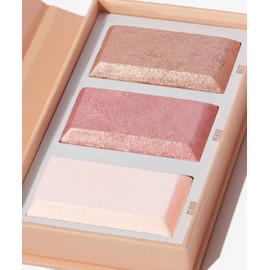 BEAUTY BAY Peachy Glow Highlighter Palette - 3 Shade Baked Contour Highlighter Makeup Set - Versatile Make-up Palettes for Shaping & Glowing Effect - Wet or Dry Application - Vegan And Cruelty-Free