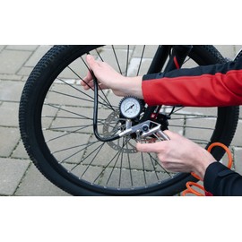 Einhell tire inflator compressor accessories (working pressure 0-8 bar, exact inflation of tires, checking the tire pressure, drain valve)