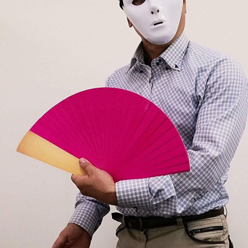 "Urara Trick" Magic 4 Color Quick Change Fan (Includes Urara