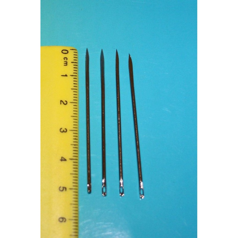 1 A German Made 4 Furrier Leather Needles 5,2 cm No2