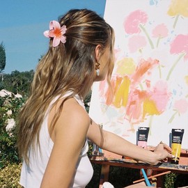 Flower Claw Clips, 4pcs Hawaiian Style,Nonslipstrong hold Big Hair Claw for Women, Cute Clipsfor Accessories (Purple/Red/Green/Pink)