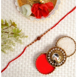 Juego de 4 Rakhi para hermano | Raksha Bandhan Rakhi para Bhaiya Bhabhi. Diseñador Rakhi para hermano | Pulsera Rakhi para hermano con regalo. Diseñador Rakhi con Rakhi Regalo para Rakhsha Bandhan Festival.| Premium Rakhi Rudraksha Rakhi Set Amba Handicr