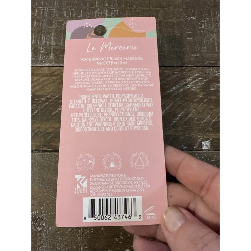 Le Mercerie Waterproof Mascara Lash Out Black