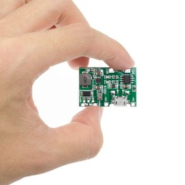 Youmile 5-teiliges 4,3V-27V-Charging Discharge-Modul Einstellbares Step-Up-Modul+18650-Batteriehalter mit roten und schwarzen Linien für 18650-Lithiumbatterie Mobile Power Protection-Leiterplatte