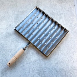 Styleneo Tsubamesanjo Grilling Grate with One Hand, Made in Japan, Easy to Use High Fire, 9.8 x 7.9 x 1.0 inches (25 x 20 x 2.5 cm)