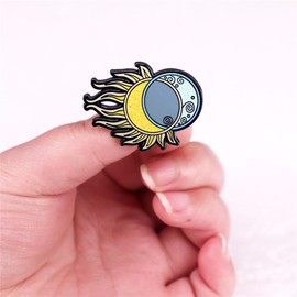 LISADORE Sun and Moon Enamel Pin Viking Eclipse Brooch Cosmic Themed Badge Glitter Badge Art Jewellery Gift Backpack Clothes Bag Hat Classic Ethnic Decoration for Girls Boys Space Astrology Lovers