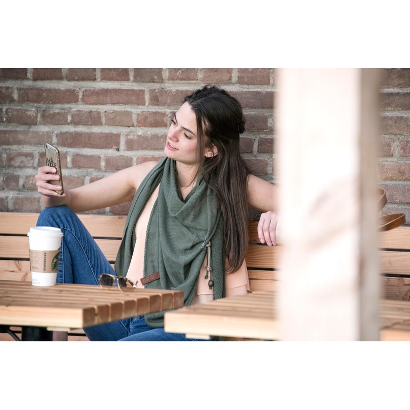 KNIT FACTORY - Lola Triangular Scarf - Fine Knitted Women's