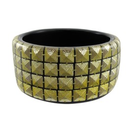 Zeckos Goldtone 80s Rock Pyramid Studded Lucite Bangle Bracelet 1.5 Inches Wide