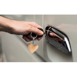 Parent 10031 Olive Wood Keyring, heart