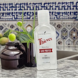 Young Living Thieves Waterless Hand Purifier with Peppermint Oil - Effective cleanser for the Whole Family - Promotes Good Hygiene with Soft Hands - 1oz x 6 Pack