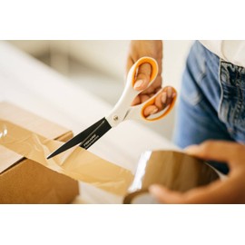 Fiskars Antihaft-Universalschere, Länge: 21 cm, Titan-Beschichtung/Rostfreie Stahl-Klinge/Kunststoff-Griffe, Weiß/Orange, 1004721