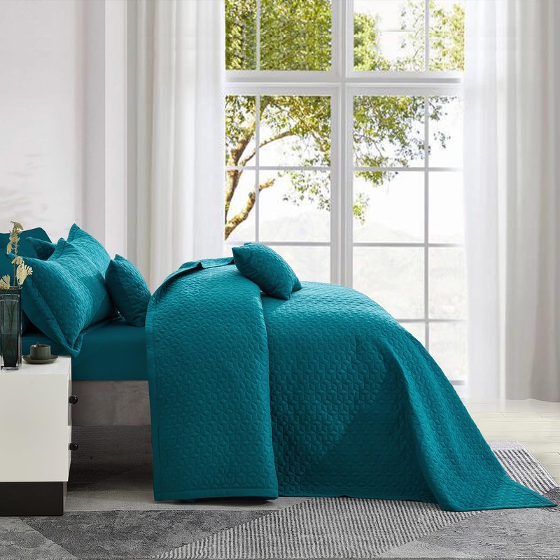 Blythease Oversized Extra Wide Bedspread, Modern & Contemporary Look, Lightweight