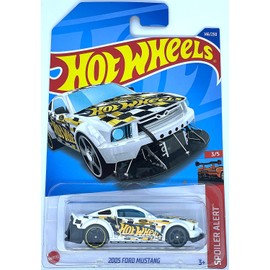 Hot Wheels 2022-2005 Ford Mustang - White - Spoiler Alert - 3/5