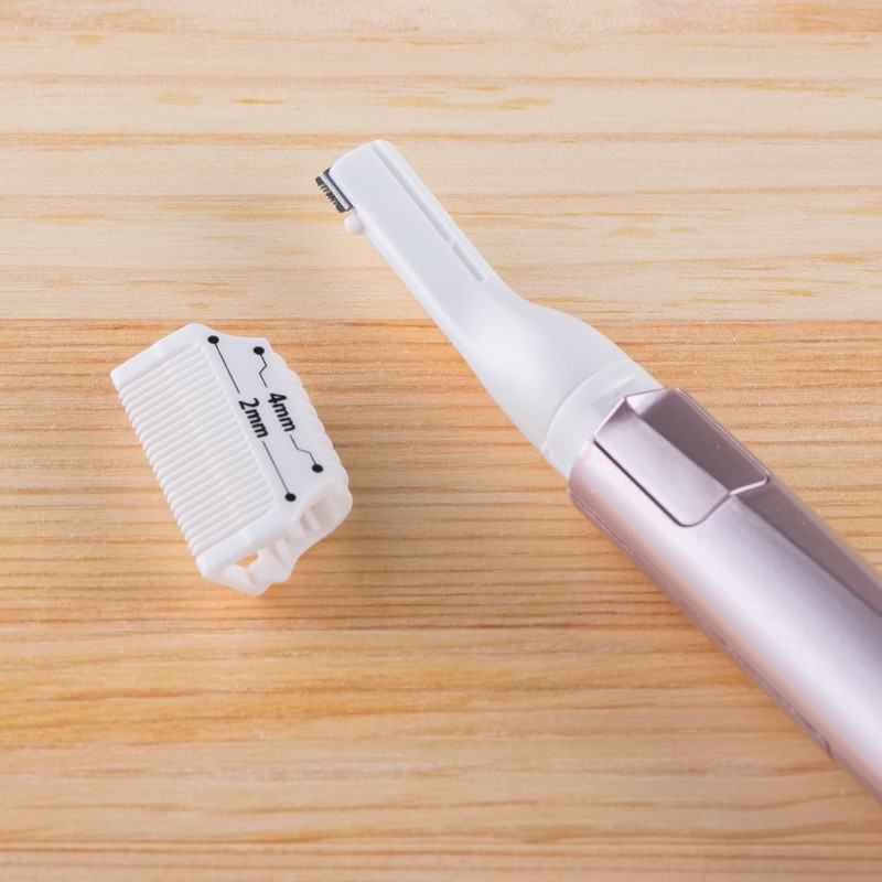 貝印 マユトリマー クシ付き 女性用 KQ1802