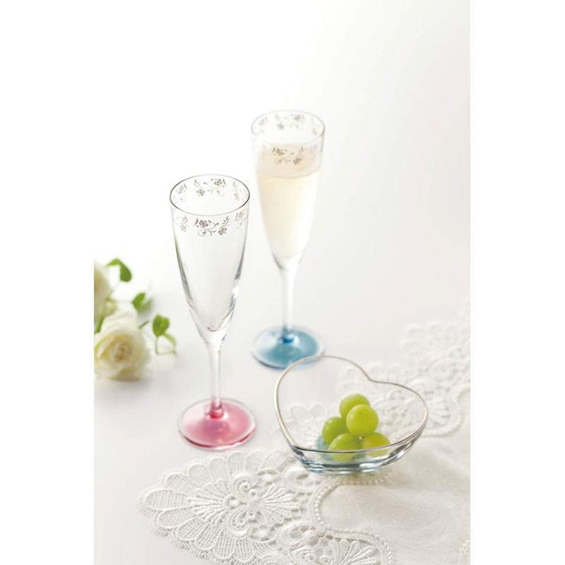 aderia Heart & Heart Gift Ball Nested Set Mini, Small,