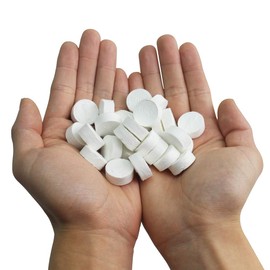 GLOYY Soft Compressed Towels Biodegradable Wipe Mini Magic Coin Tissues Includes FREE Carrying Dispenser, Portable for Home Beauty Backpacking Camping Outdoor Accessories(500 Count) (8.8”x9.5”)