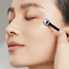 Eye Massager - Reusable Eye Roller,Multifunctional Skin Care Product, Portable Face Massaging Tool for Men, Women