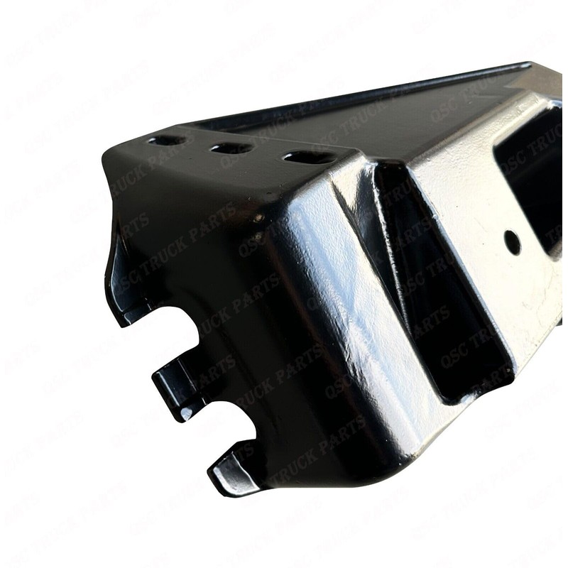 QSC Truck Parts Bumper Mounting Bracket for Freightliner Cascadia 2018+