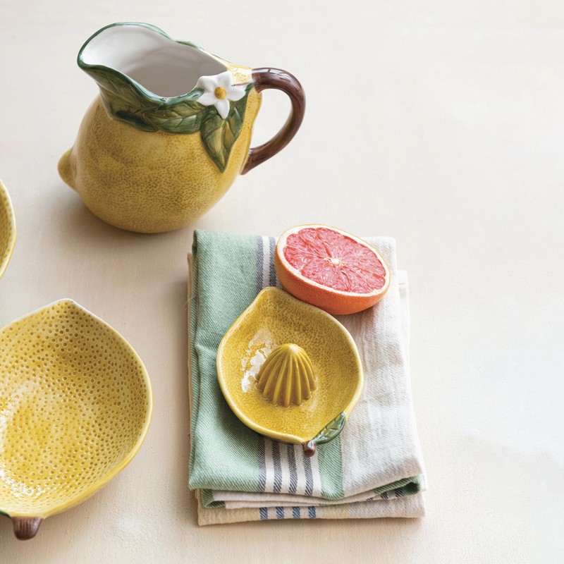 Creative Co-Op Countryside Citrus Stoneware Lemon Juicer, Multicolor