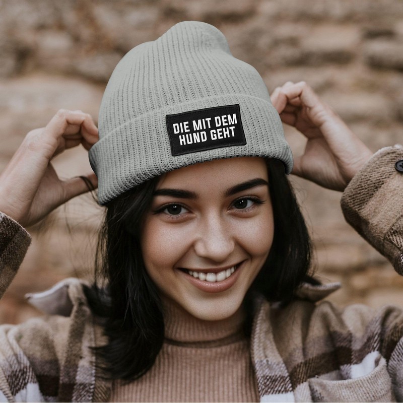 MoonWorks® Women's Beanie with Patch, Knitted Hat with Saying "Die