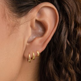 Turandoss Gold Hoop Earrings for Women, 14K Gold Plated Classic Polished Thick Chunky Huggie Hoops for Everyday Wear Hypoallergenic Jewelry Gifts for Women