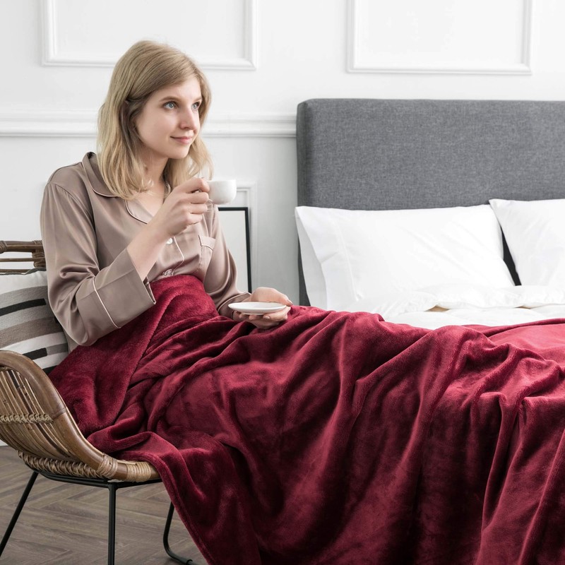 MOONLIGHT20015 Fleece Blanket Throws for Sofas - 400 GSM Burgundy