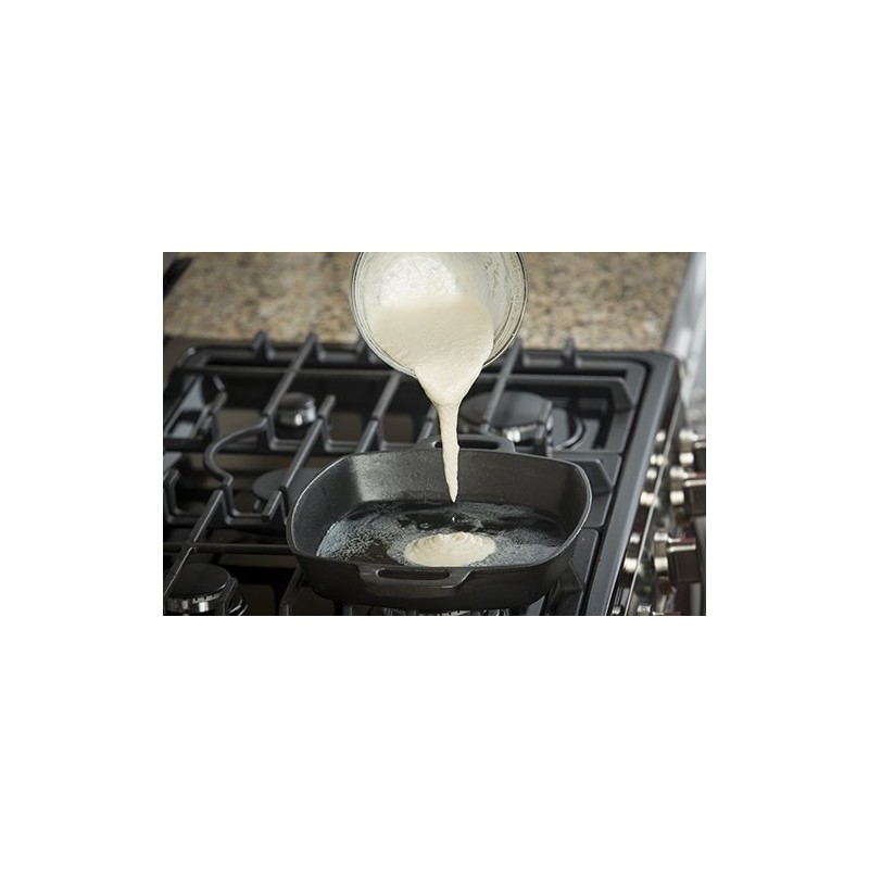 TableCraft Pre-Seasoned 10" Cast Iron Square Fry Pan | Commerical