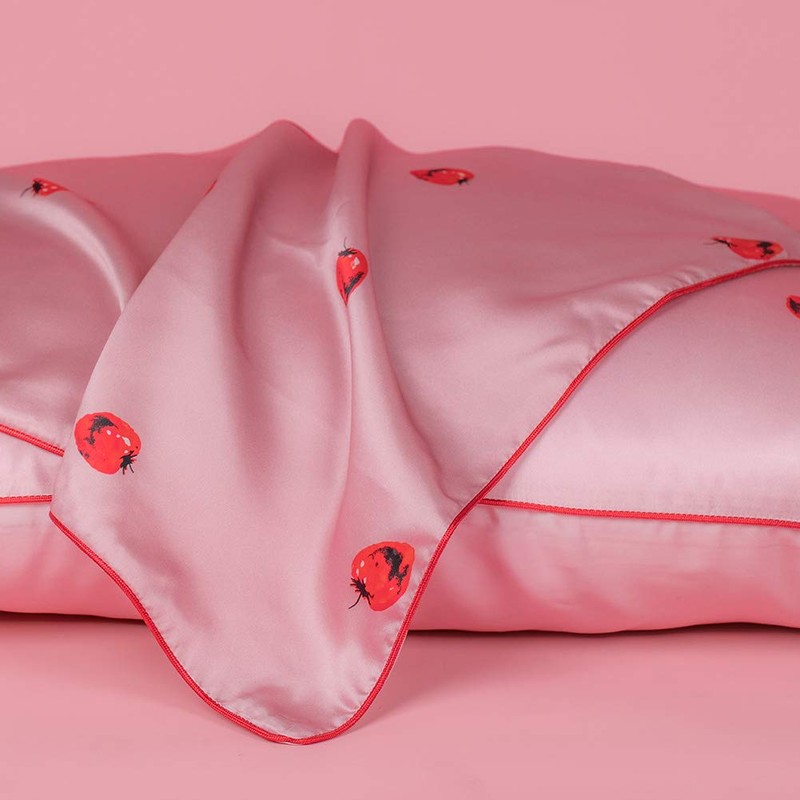 THXSILK Silk Pillowcase, 19 Momme Mulberry Silk, Strawberry Decorative, Best