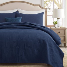 Lavsiry Quilt King Size with Pillow Shams, Summer Lightweight Arch Pattern Bedspreads, Soft Microfiber Coverlet Thin Comforter Bedding Set for All Seasons - Navy, 106"x96"