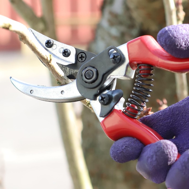 Dekton Heavy Duty Pro by Pass Pruner – Ergonomic Gardening