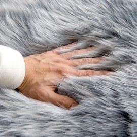 MIULEE Faux Fur Rug Fluffy Soft Warm Modern Floor Mat Sofa Mat Faux Fur Decorative Fur Irregular Bed Rug Wool Longhair Look Cosy 60 x 90 cm Grey