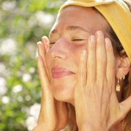 The Golden Secrets Illuminating Cleansing Oil