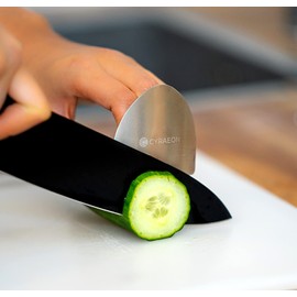 CYRAEON 1pc Chopping Finger Guard for Cut Protection, Premium Stainless Steel Finger Protection. Finger Protector. Kitchen Accessory. Gift for Foodies. Kitchen Utensil.