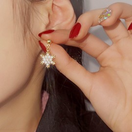 Boho Snowflake Earrings Crystal Snowflake Earrings CZ Snowflakes Drop Earrings Golden Snowflake Stud Earrings Glitter Earrings Jewelry for Women and Teen Girls, Alloy Steel