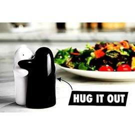 Salt and Pepper Shakers Cute Decorative Novelty Hugging Shakers Couple Set Black and White Modern and Vintage Hug Design Easy to Refill and Dispenser Shaker Set,2PCS