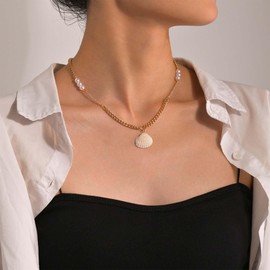 Allereya Vintage Shell Pendant Necklace Boho Pearl Choker Necklace Scallop Choker Necklace Gold Splice Curb Chain Necklace Jewellery for Women and Girls, Zinc, No Gemstone