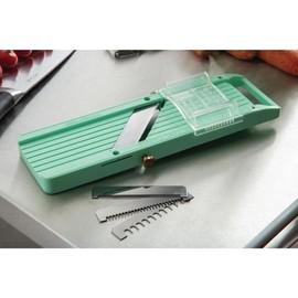 Vogue Japanese Handheld Mandoline Vegetable Food Slicer | Includes 3 x Interchangeable Blades and Safety Guard | D445