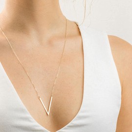Yheakne Letter V Pendant Necklace Minimalist Initial V Necklace Simple Everyday Necklace Chain Jewelry for Women and Girls
