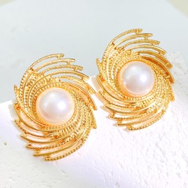 DIAMANTIO 18K Gold Plated, Vintage Gold Swirl Pearl Stud Earrings for Women – Elegant Faux Pearl Statement Earrings – Classic Jewelry for Weddings, Parties & Daily Glam