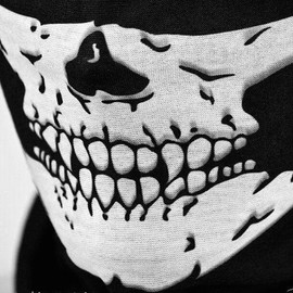 Kim Johanson Mask | Mouth Guard | Dust Protection | Multifunctional Scarf | Tube Scarf | Balaclava | Bandana | Skull Neckerchief - Washable, black