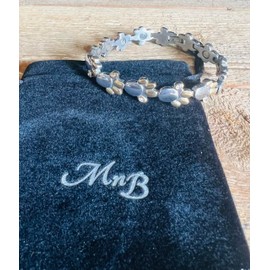 MnB Magnetic Bracelets MnB Magnetics Titanium Bracelet in a Paw Print Design with a Silver & Gold Finish - Extra Strong Magnets