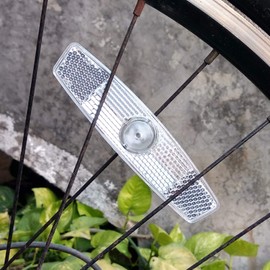 JIS Standard Bicycle Universal Safety Warning Wheel Reflector 4.5 x 1.1 inches (114 x 27.5 mm), 2 Pieces (White)