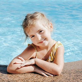 MJartoria Dainty Initial Necklace Butterfly Pendant Necklace, 14K Gold Plated Cubic Zirconia Letter Dainty Necklaces Jewelry Birthday Gifts for Women (Gold, B)